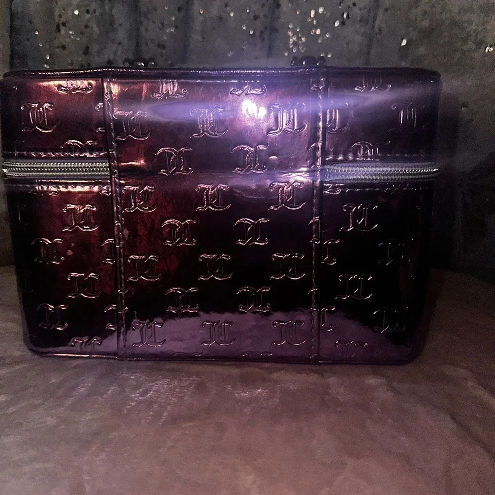 Juicy Couture purple makeup train case - Picture 4 of 5